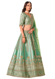 Lehenga vert menthe brodé Maythili avec voile en tulle