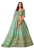 Lehenga vert menthe brodé Maythili avec voile en tulle