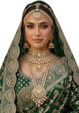 Sari Maharani Padmini vert porté avec châle sur la tête