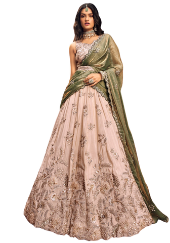 Lehenga rose nude et vert sauge brodé