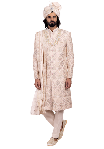 sherwani Akbar beige rosé – tenue de mariage indienne homme brodée