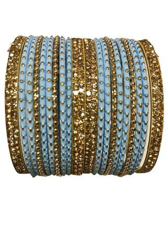 Lot de bracelets indiens bleu ciel et doré Zoya avec détails scintillants.