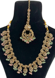 Parure Kajol Rose et Vert Pastel collier boucles d'oreilles et maang tikka