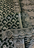 Détail bordure dorée travaillée du sari Maharani Padmini vert