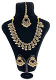 Parure Kajol Ivoire collier boucles d'oreilles et maang tikka