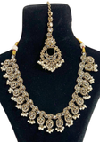 Parure Kajol Ivoire collier boucles d'oreilles et maang tikka