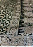 Détail motifs paisley et tissage doré sari indien vert