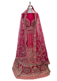 Détail des broderies de paons et fleurs dorées du lehenga Padmavati