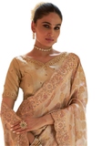 Détail du bustier brodé du sari Vihana Beige Doré