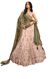 Lehenga rose nude et vert sauge brodé