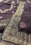 Voile Dupatta transparent prune avec bordure dorée brodée.