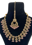 Parure Kajol Rose poudré collier boucles d'oreilles et maang tikka