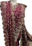 Sari Maharani Padmini prune et or avec châle sur l'épaule