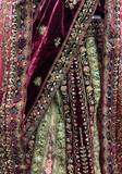 Détails des broderies florales et finitions dorées du lehenga Maharani
