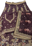 Ensemble Lehenga Hayana trois pièces présenté à plat.