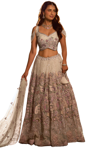lehenga mariage ivoire rosé brodé main Iraaya