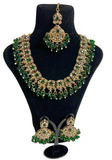 Parure indienne Roshni Émeraude avec collier boucles tikka et coffret