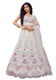 Lehenga Ridhima Blanc Cassé – Ensemble brodé pastel
