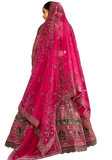 lehenga de mariée Haasini vue arrière avec dupatta en tulle brodé